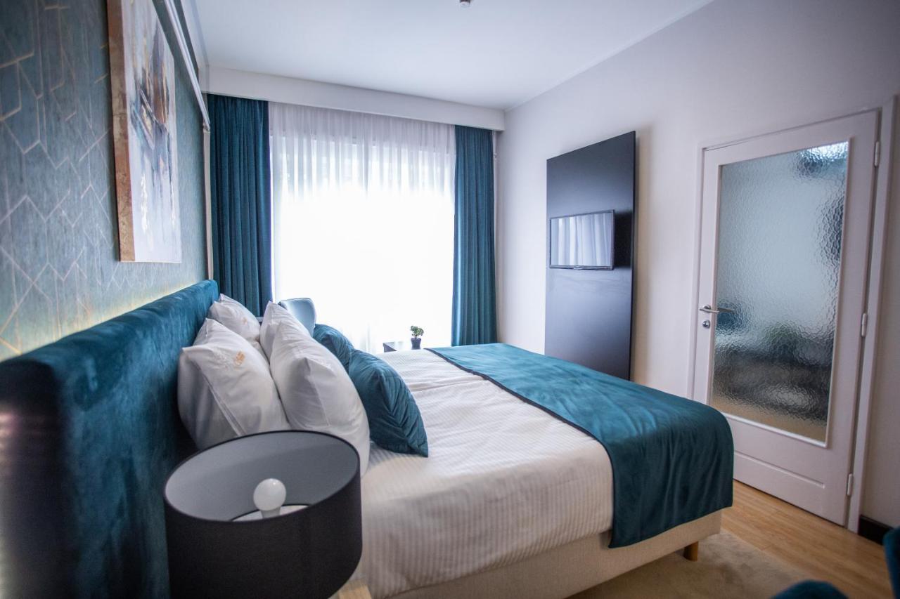 Hotel Srem 斯雷姆斯卡米特罗维察 外观 照片